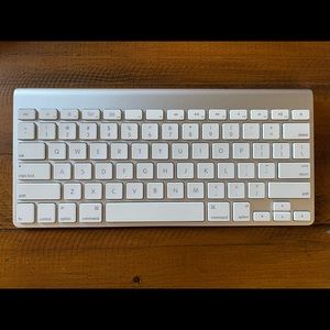 Apple Wireless Keyboard Bluetooth Battery